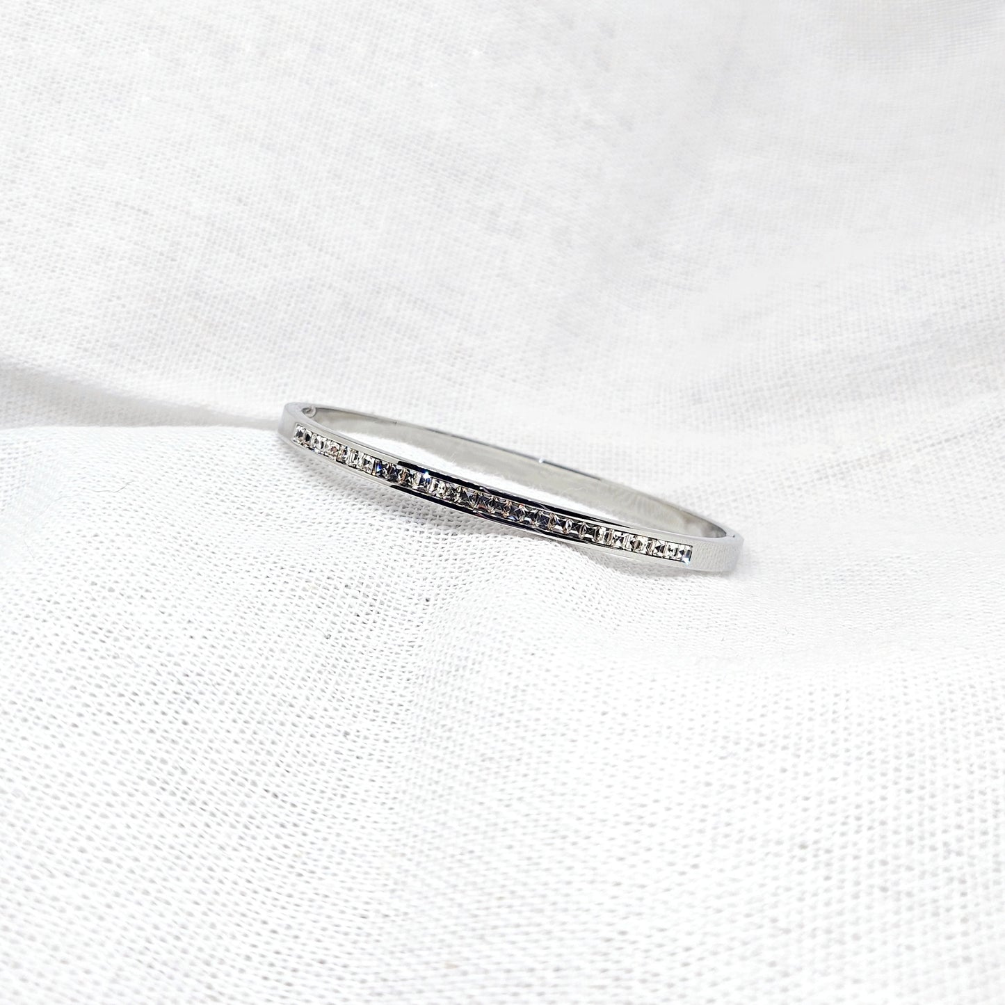 Bracelets Jonc à charnière en acier inoxydable disponible en doré et argenté