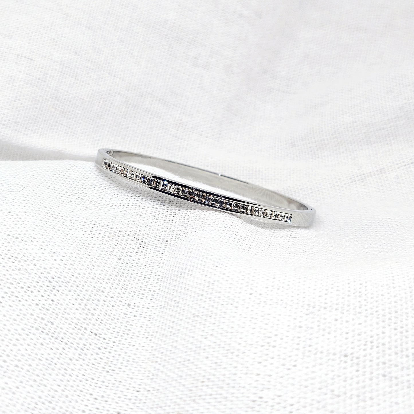 Bracelets Jonc à charnière en acier inoxydable disponible en doré et argenté