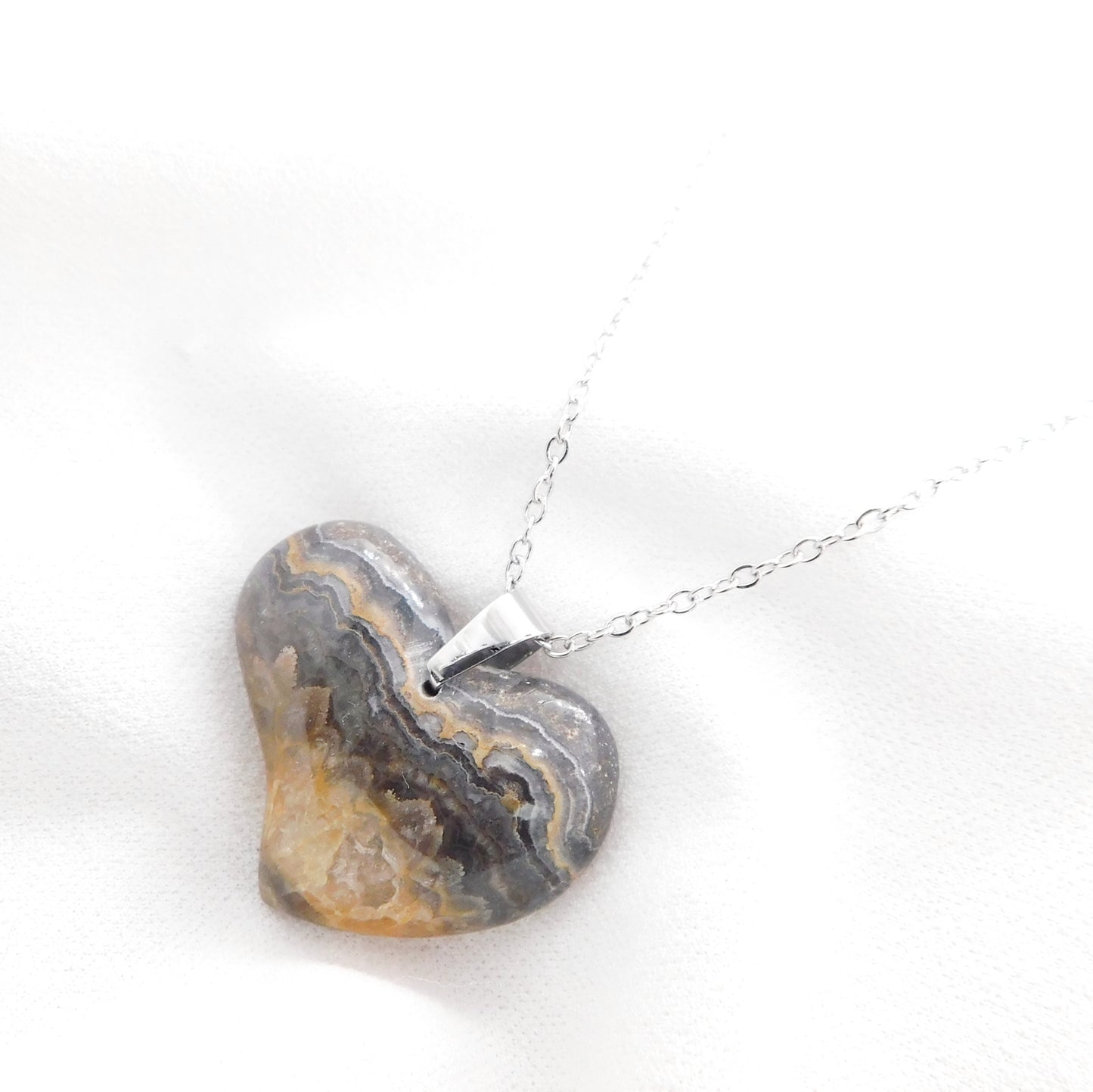 Collier Gemm'Arts en agate noire forme coeur, lapidaire Gemm'Arts