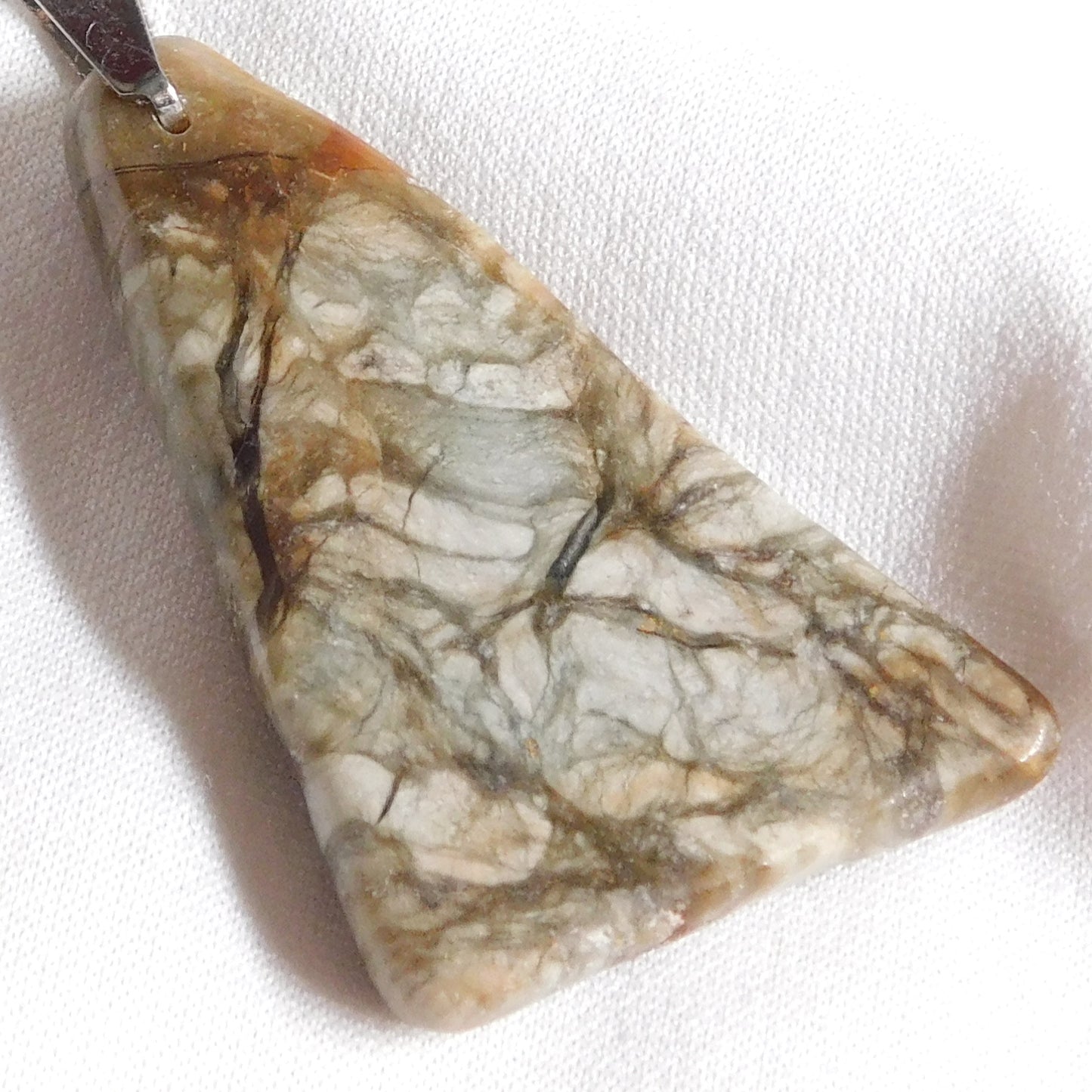 collier en acier inoxydable et en Jaspe, pierre naturelle tailler par le lapidaire Gemm'Arts
