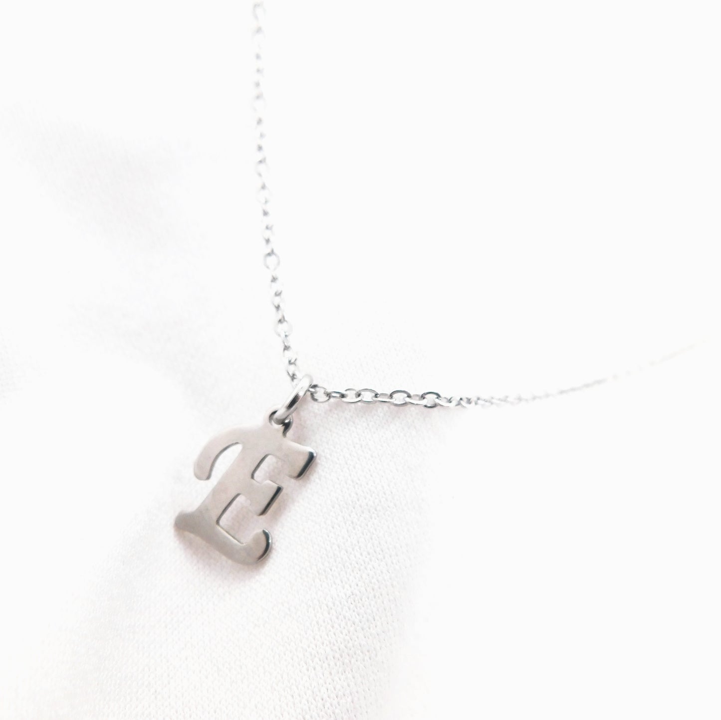 Collier initial