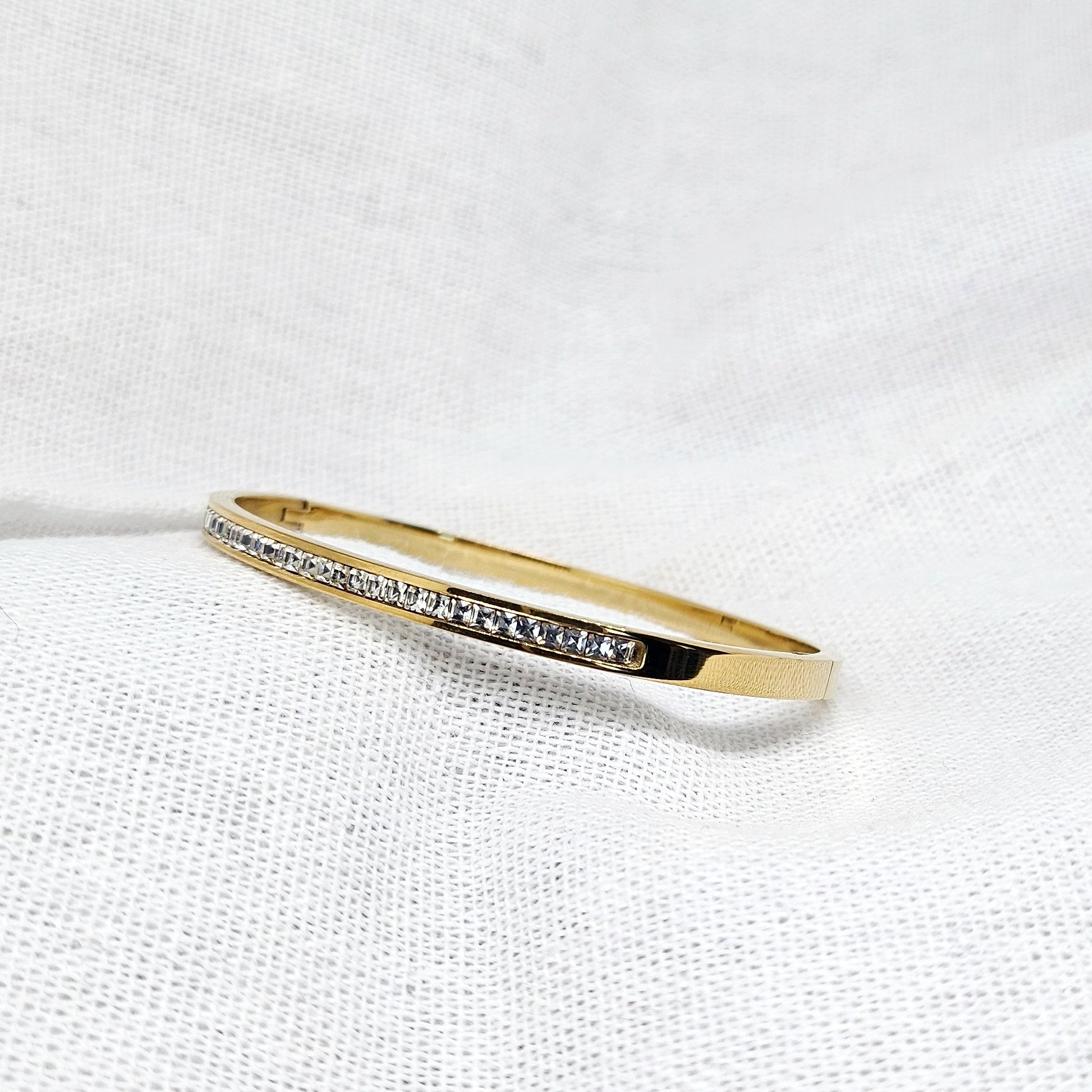 Bracelets Jonc à charnière en acier inoxydable disponible en doré et argenté