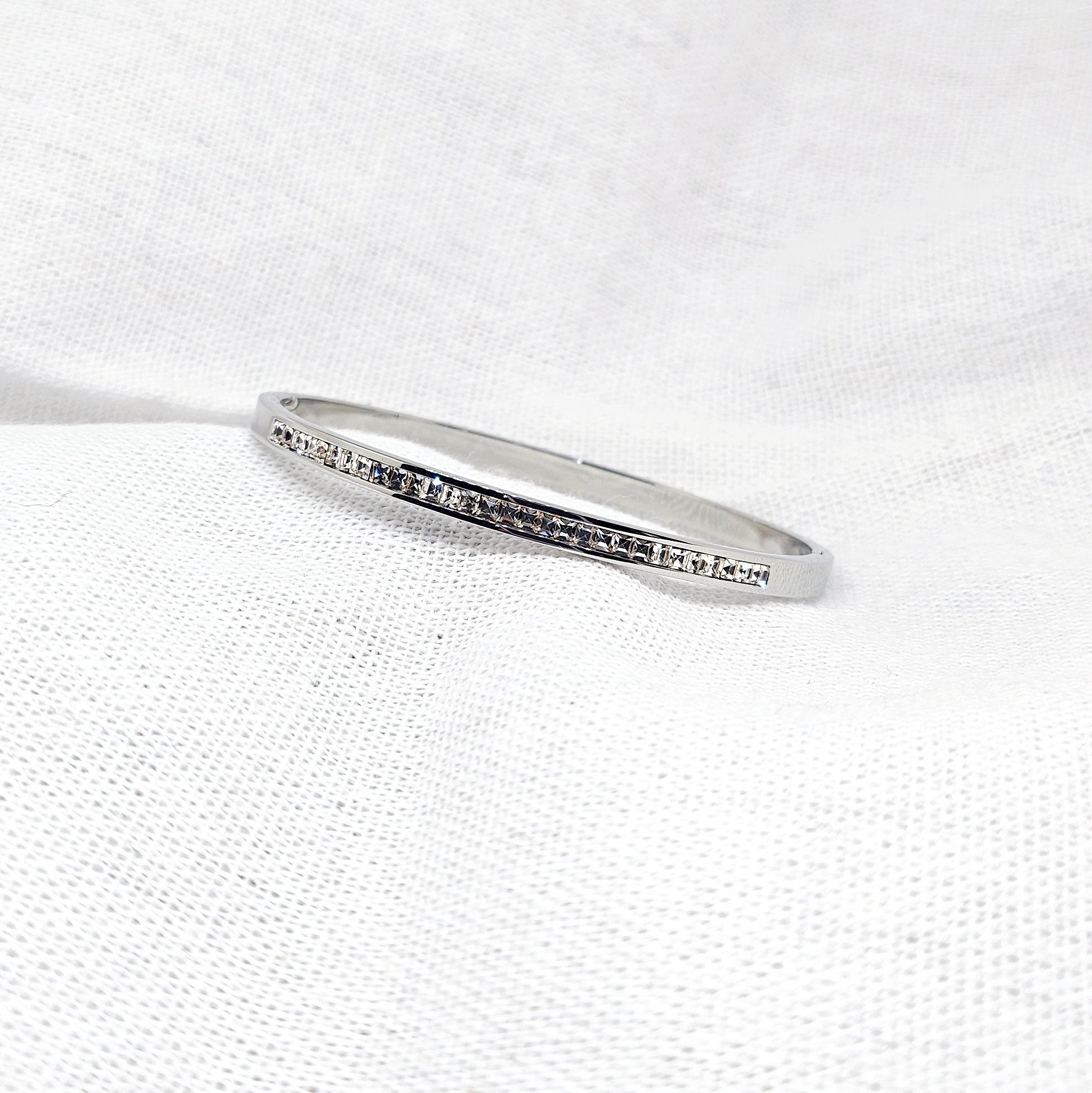 Bracelets Jonc à charnière en acier inoxydable disponible en doré et argenté
