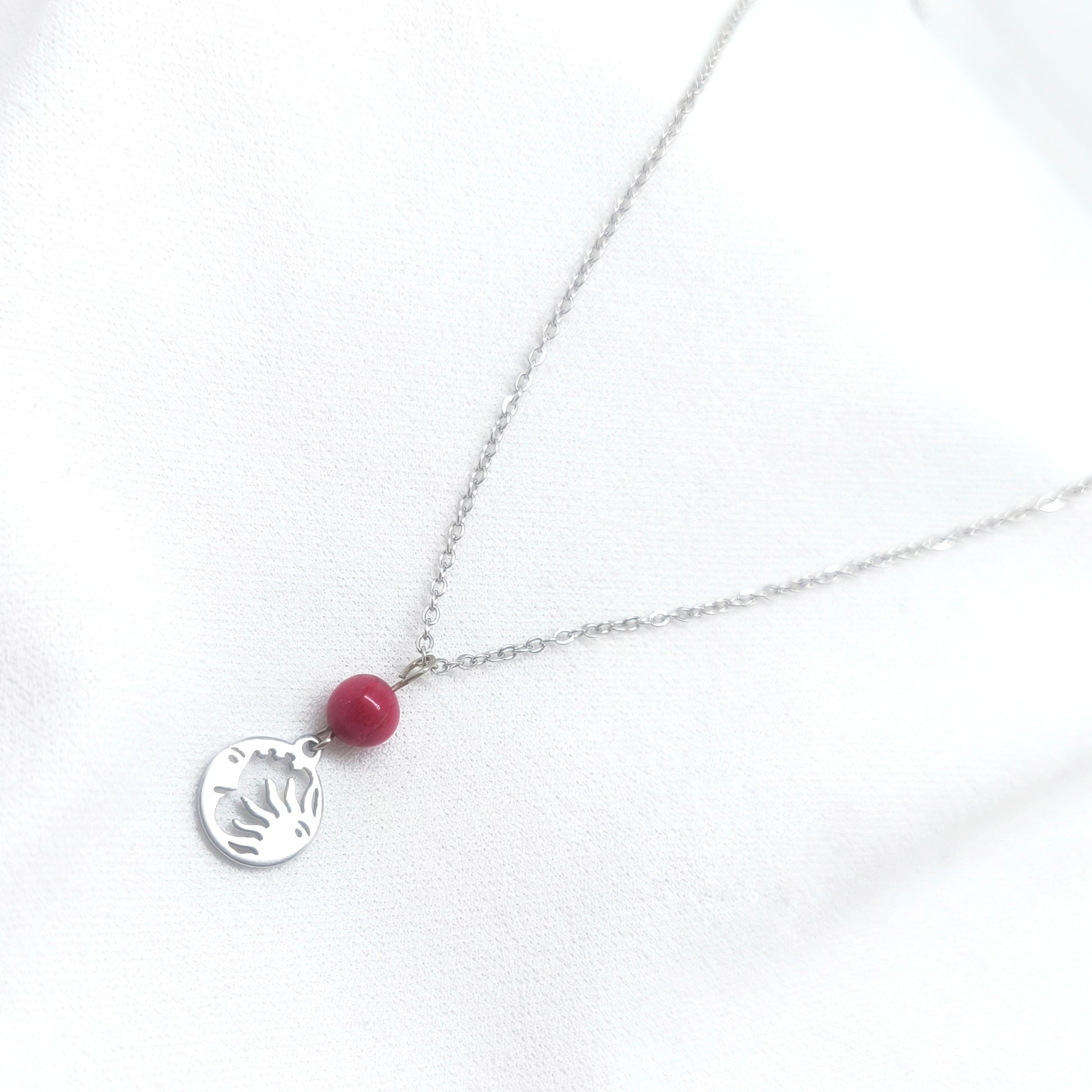 Collier en acier inoxydable en rhodonite, fabrication artisanal
