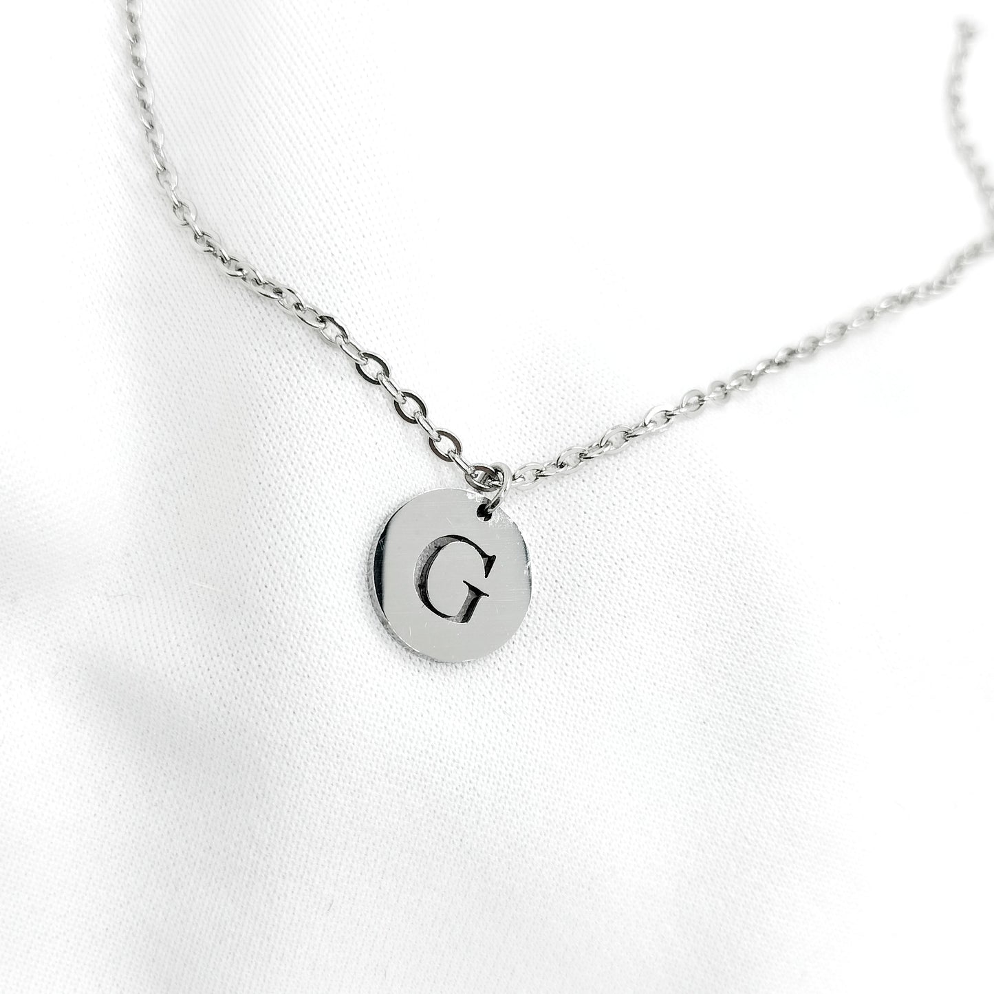 Collier initial rond enfant