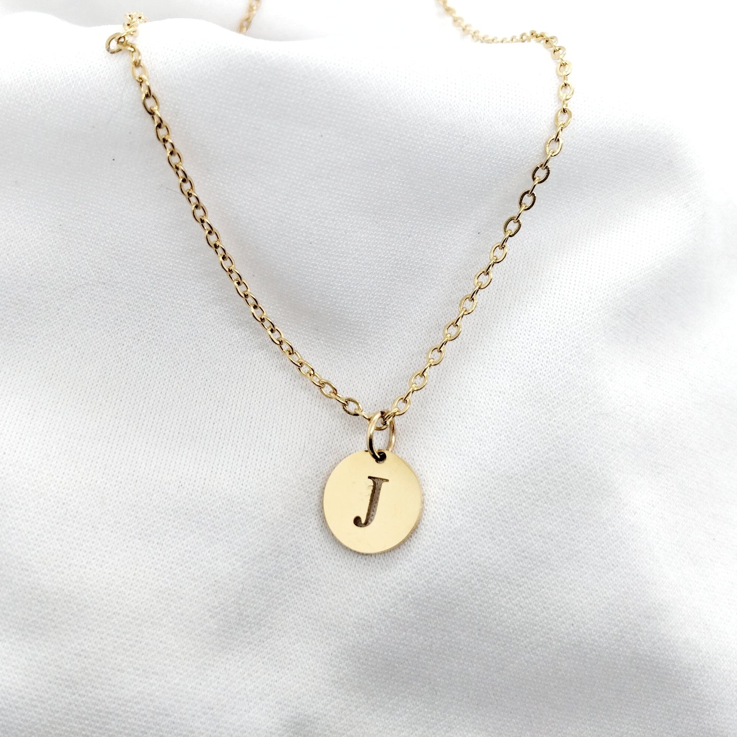 Collier initial rond enfant